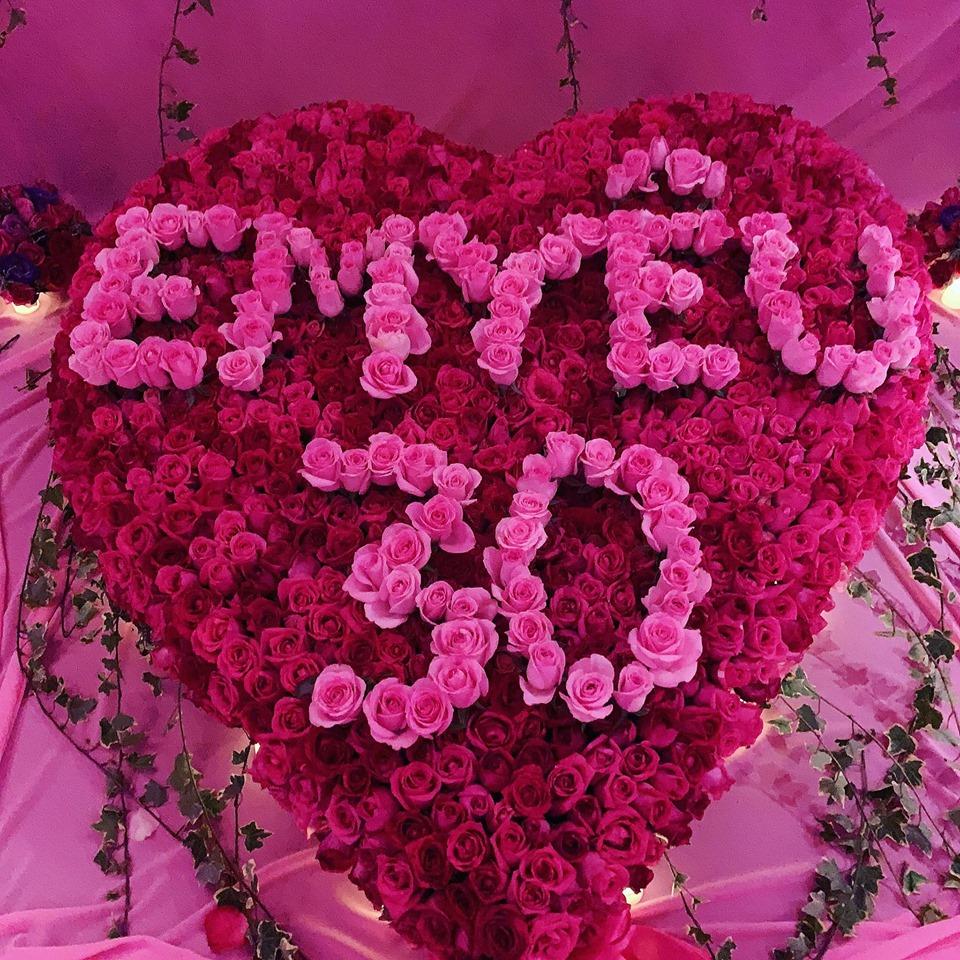 Dân mạng nghi ngờ Ngọc Trinh sống ảo, tự dàn dựng căn phòng tình yêu mừng sinh nhật mình-4