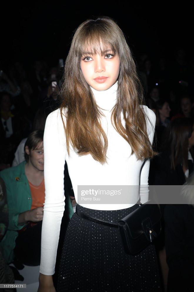 Lisa (Black Pink) hút hàng triệu lượt tìm kiếm sau Paris Fashion Week-2