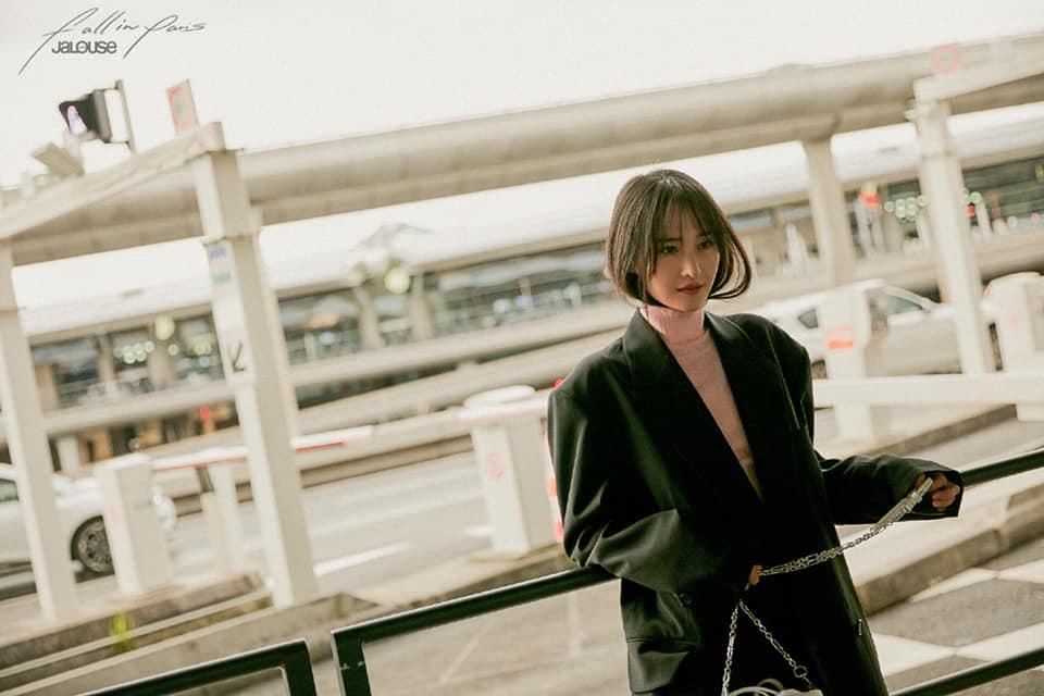 Nữ hoàng thanh xuân Trịnh Sảng bị chê photoshop quá đà như chụp poster phim kinh dị-8