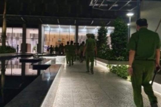 TP.HCM: Phát hiện nhóm 'cậu ấm cô chiêu' tổ chức tiệc ma tuý, thác loạn ở chung cư Gold View