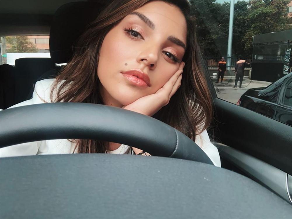 Bản tin Hoa hậu Hoàn vũ 28/9: Miss Universe bất ngờ lép vế khi chụp ảnh đụng hàng Ngọc Trinh-9