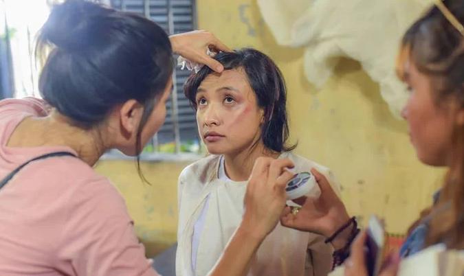 Lê Bê La ăn đòn trên phim, ăn chửi ngoài đời-2