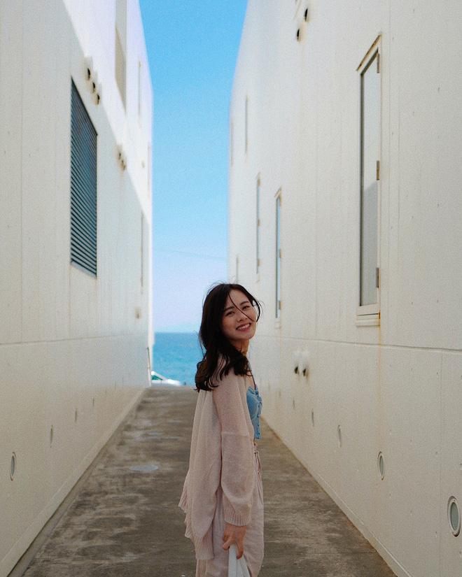 Hotgirl đình đám làm fans sợ khiếp vía khi lộ mặt thật phía sau bức hình đẹp long lanh-2