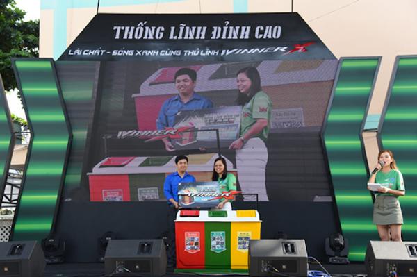 Giới trẻ dọn đường phố, thu rác thải cùng thủ lĩnh Winner X-5