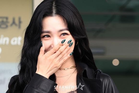 Cựu thành viên SNSD: Tiffany và Soo Young style đối lập 180 độ tại sân bay-3