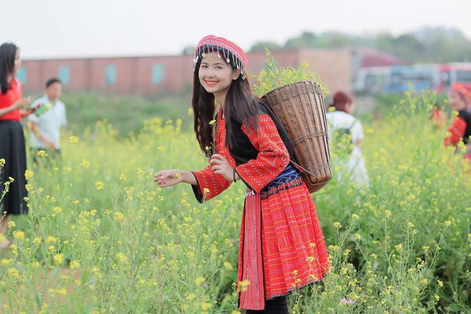 Hot girl dân tộc, người đẹp bánh tráng và các cô gái bất ngờ nổi tiếng-8
