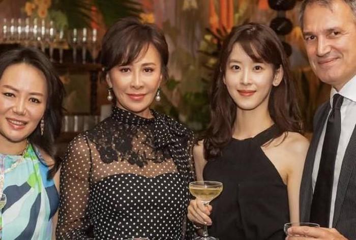 Cuộc sống của hot girl trà sữa Trung Quốc khi sang Anh du học-1