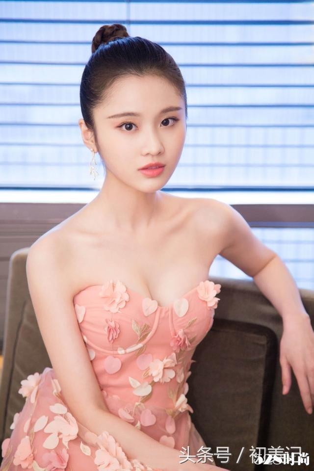 Triệu Lệ Dĩnh chịu cảnh lép vế trước nhan sắc xinh đẹp của Tiểu Lưu Diệc Phi-3