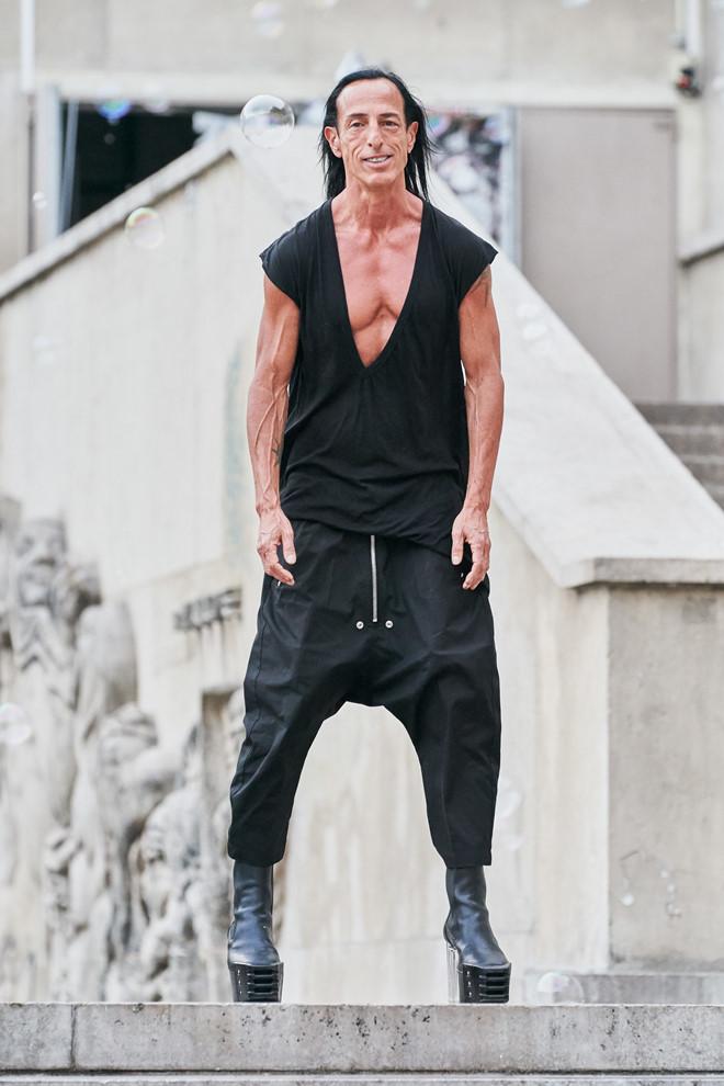Rick Owens tiếp tục ra mắt thiết kế độc dị, ít ai dám mặc ra đường-7
