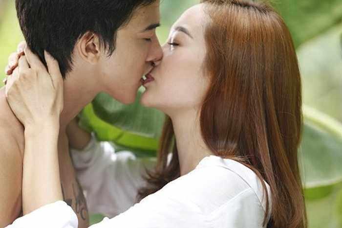 Bắt quả tang bạn gái ăn nằm cùng trai lạ, tôi kéo váy cho em rồi khép cửa ra về-2