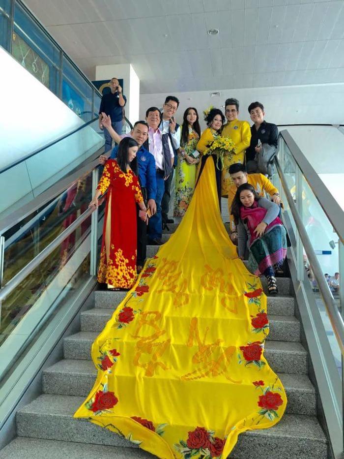 Chia tay nghệ sĩ Xuân Hương, MC Thanh Bạch tận hưởng cuộc sống như tiên, tràn ngập hạnh phúc bên vợ mới-11