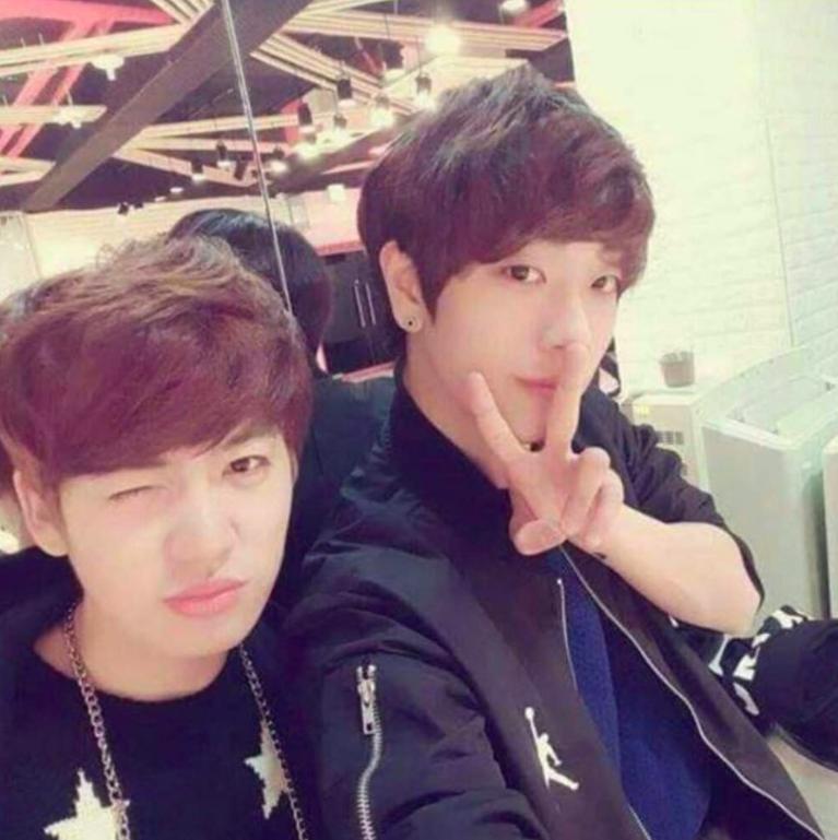 Hai nam ca sĩ Hàn Quốc bất chấp tất cả công khai tình yêu đồng tính-1