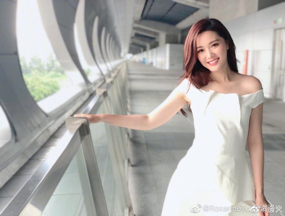 Ly hôn Dương Mịch, tài tử Lưu Khải Uy hẹn hò mỹ nhân kém 13 tuổi-4