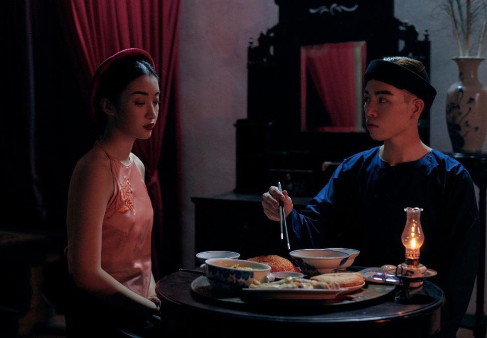 Đỗ Mỹ Linh đóng vai Thị Nở trong MV mới của Đức Phúc nhưng người xem chỉ thấy hàm răng sai quá sai-4