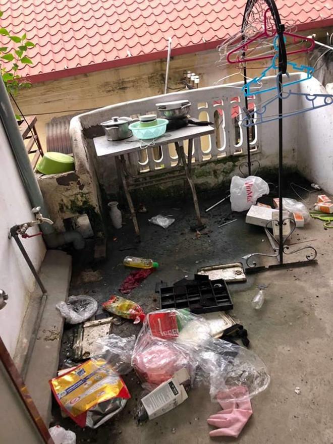 Hàn Hằng và những hot girl bị bóc mẽ bừa bộn, để phòng như bãi rác-6