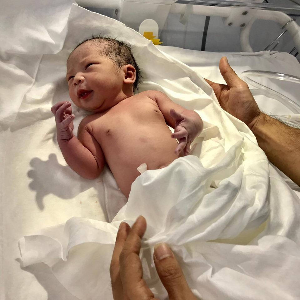 Vợ chồng ca sĩ Ưng Hoàng Phúc lên chức bố mẹ lần 3-1