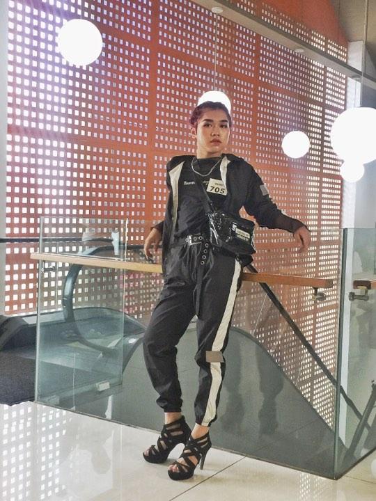 Nắng nóng 40 độ C, thánh chửi Mèo Thoại mặc áo bông chặt chém dàn thí sinh thảm họa Vietnams Next Top Model-11