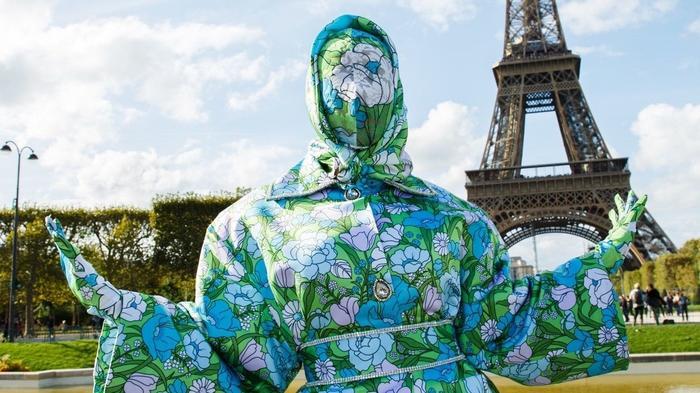 Cardi B gây sốc với trang phục kín mít như ninja tại tuần lễ thời trang Paris 2019-2