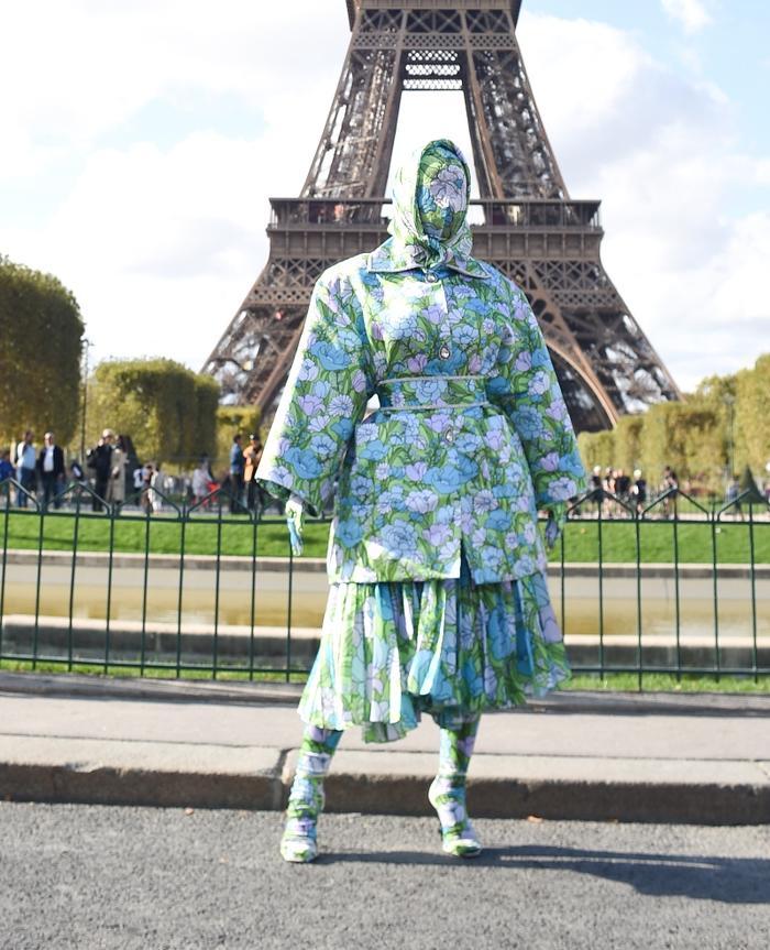 Cardi B gây sốc với trang phục kín mít như ninja tại tuần lễ thời trang Paris 2019-7