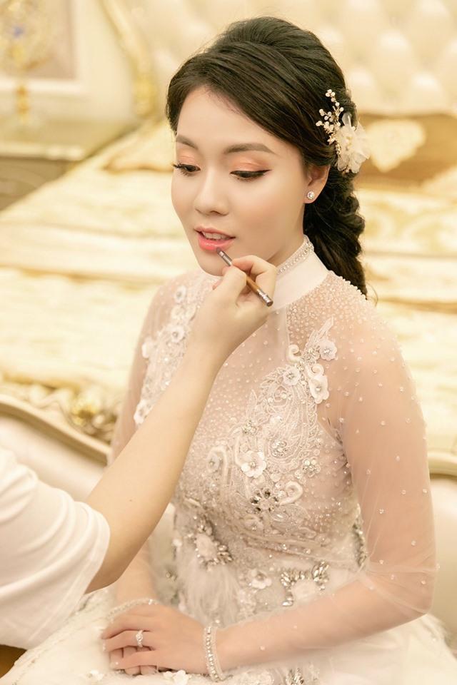 Nữ giảng viên hotgirl nhá hàng ảnh phòng tân hôn siêu đẹp, dân mạng đồn đám cưới chắc xa hoa lắm đây-4