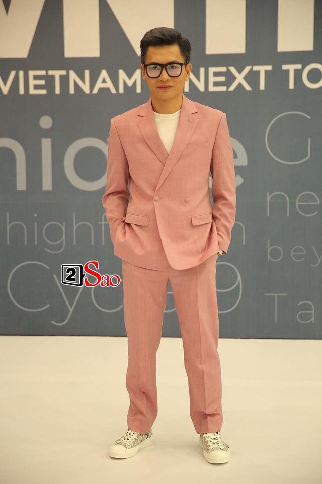 Mâu Thủy khoe vòng 1 bốc lửa - Võ Hoàng Yến đi dép xỏ ngón vẫn thần thái-7