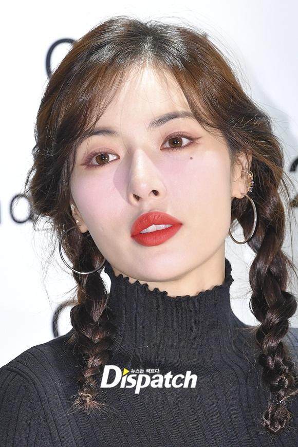 Sau màn vén váy khoe nội y gây tranh cãi, HyunA bất ngờ mặc kín như bưng, tết tóc dễ thương-3