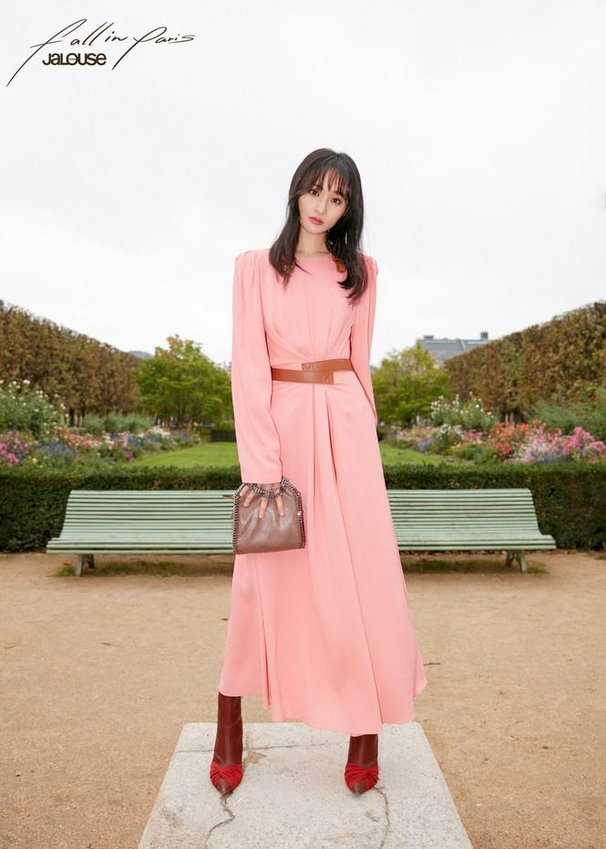 Hốt hoảng với gương mặt như xác sống của Trịnh Sảng tại Paris Fashion Week-3