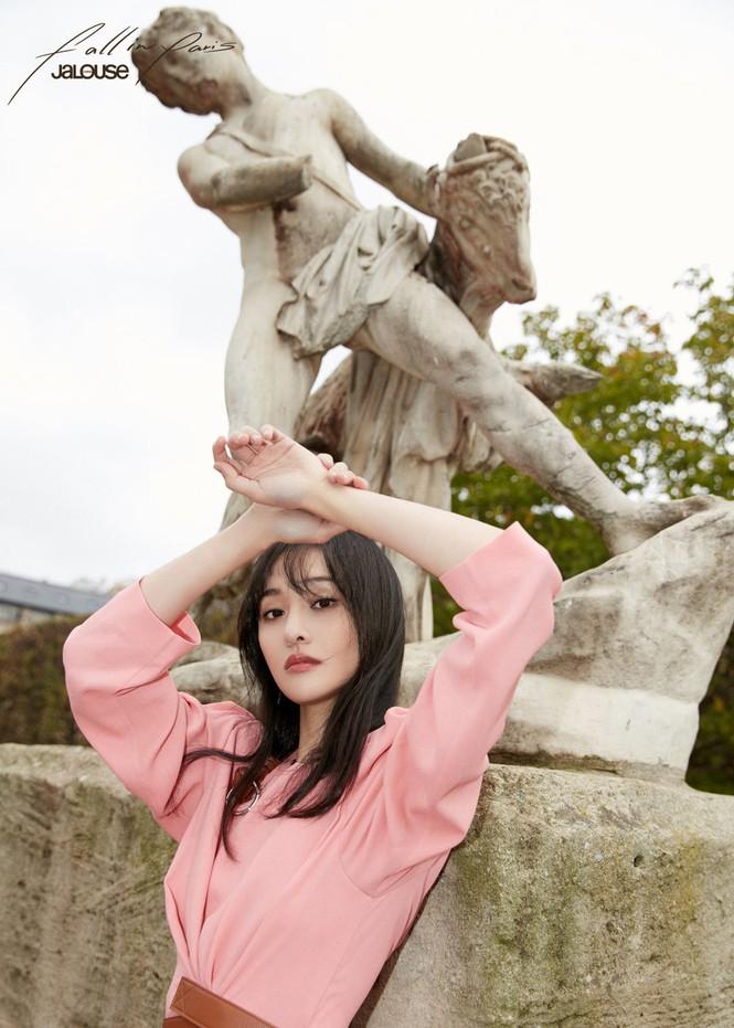 Hốt hoảng với gương mặt như xác sống của Trịnh Sảng tại Paris Fashion Week-5