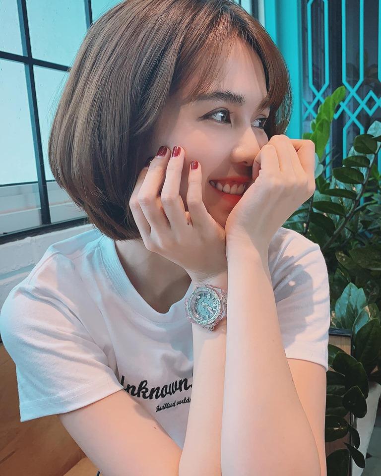 THẬT BẤT NGỜ: Ngọc Trinh đóng Facebook hàng triệu người theo dõi-3