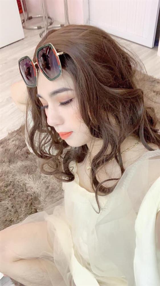 Thiếu mẫu nữ, cô gái lôi em trai ra làm chuột bạch và cái kết làm nhiều người ngã ngửa-2