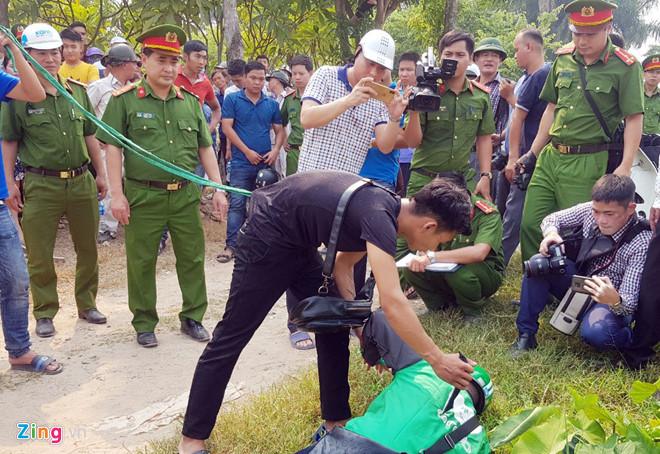 Hàng trăm người theo dõi cảnh thực nghiệm vụ giết nam sinh chạy Grab-7