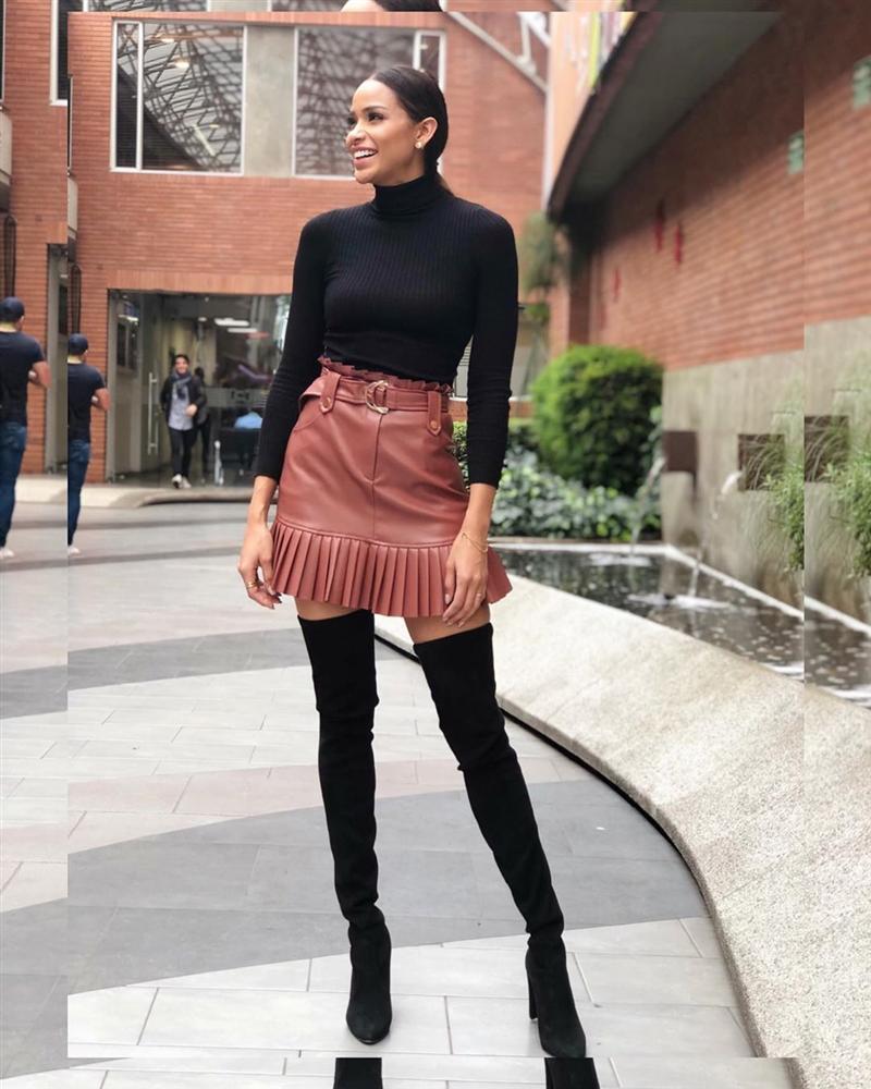 Bản tin Hoa hậu Hoàn vũ 1/10: Chị song sinh bất ngờ nổi loạn giật spotlight của HHen Niê-11