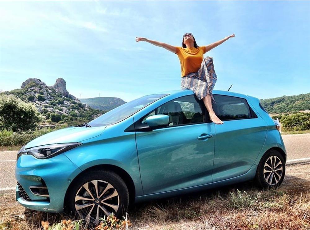 Bản tin Hoa hậu Hoàn vũ 1/10: Chị song sinh bất ngờ nổi loạn giật spotlight của HHen Niê-5