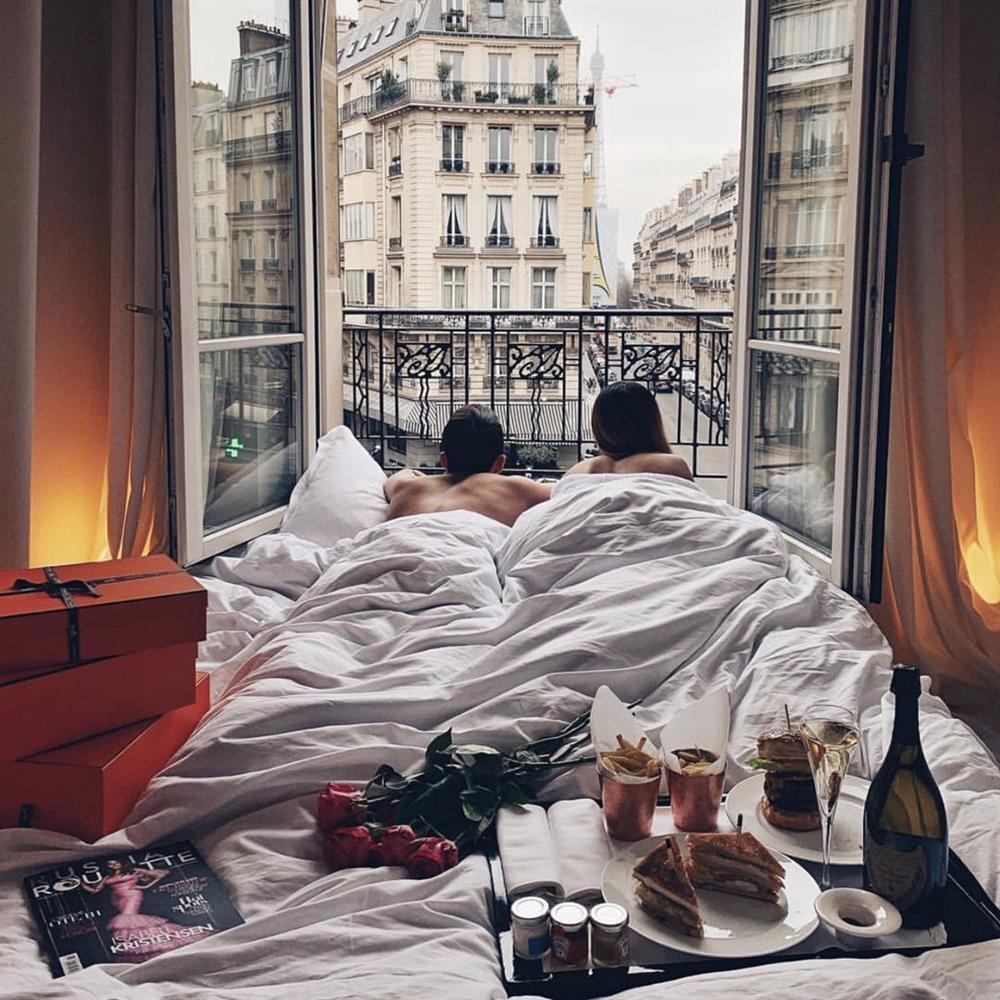 Khách sạn có ô cửa sang chảnh, nhìn thẳng tháp Eiffel-7