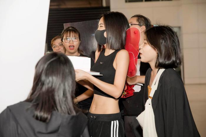 Đẹp như Bích Phương mà khi mặc sporty cũng quá trời fan bình luận đau thương-2