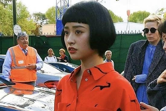Mỹ nhân 'Vườn sao băng' bị chê quê mùa, thiếu khí chất tại Paris Fashion Week