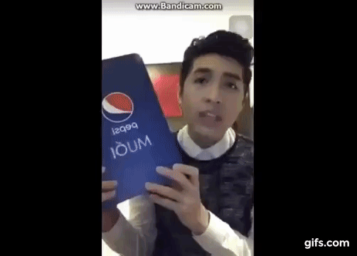 Ăn mặc hớ hênh khi livestream, hotgirl đình đám hết để lộ vòng một thả rông lại bị nghi hàng giả-4