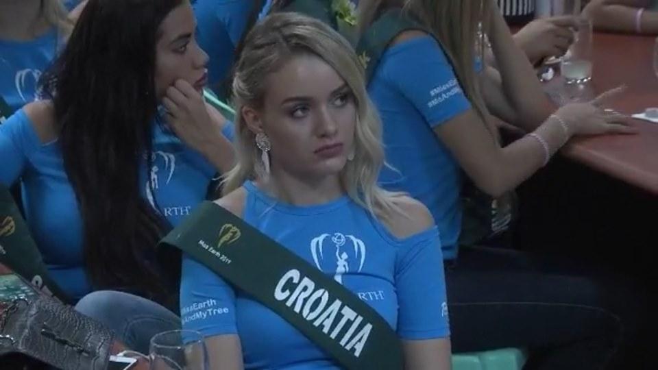 Thí sinh Hoa hậu Trái Đất 2019 đờ đẫn, đại diện Việt Nam cũng ngáp ngắn ngáp dài khi phải nghe thuyết trình liên miên-11