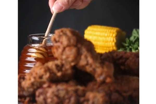 Biến tấu lạ mắt với gà rán hầm nồi đất-1