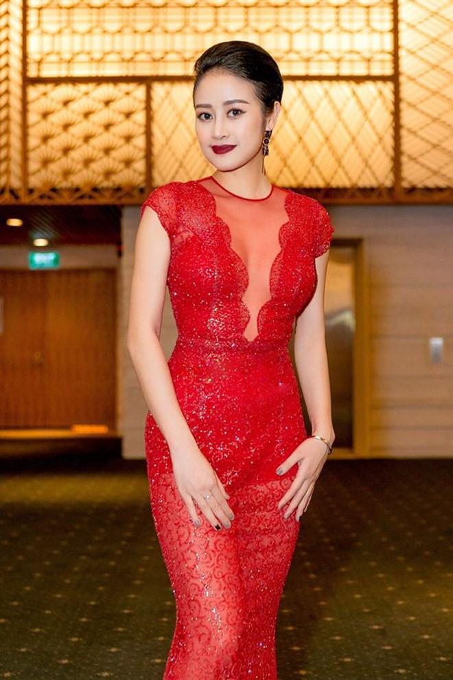 Sau 4 tháng kết hôn với người đàn ông quyền lực VTV, ngoại hình MC Phí Linh thay đổi chóng mặt-1