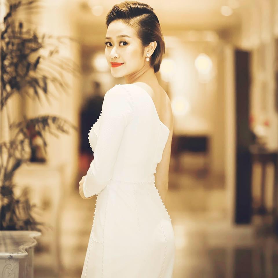 Sau 4 tháng kết hôn với người đàn ông quyền lực VTV, ngoại hình MC Phí Linh thay đổi chóng mặt-2