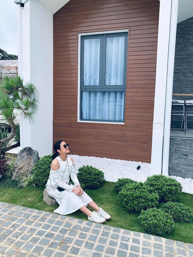 Sau 4 tháng kết hôn với người đàn ông quyền lực VTV, ngoại hình MC Phí Linh thay đổi chóng mặt-8