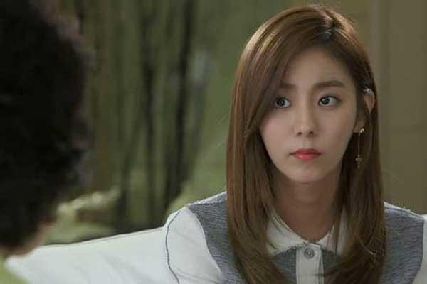 Nửa đêm không thấy vợ đâu, chồng đứng tim khi mở mắt thấy hành động khó hiểu-3