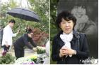 Mẹ và bạn thân viếng mộ trong ngày giỗ Choi Jin Sil