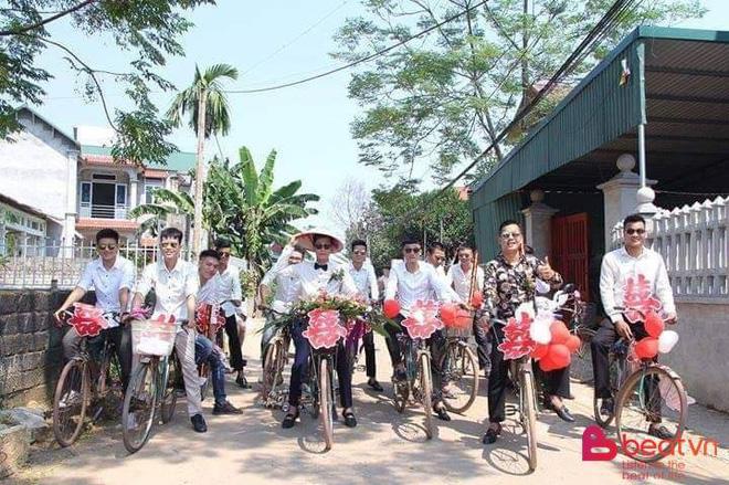 Đám cưới đẹp nhất thôn quê: Hàng chục trai làng hot boy đạp xe đến đón dâu làm ai cũng thích thú-3