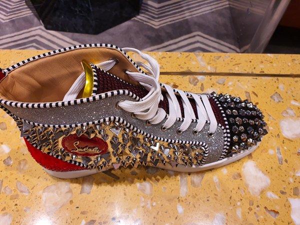 Sướng như Tuấn Hưng: được bà xã đại gia tặng hẳn giày hiệu-3