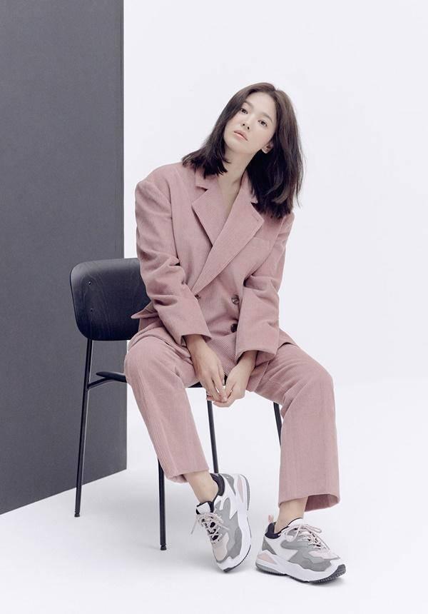 Lại xuất hiện trẻ xinh như gái 20, Song Hye Kyo sau ly hôn như ngày một nhuận sắc-3