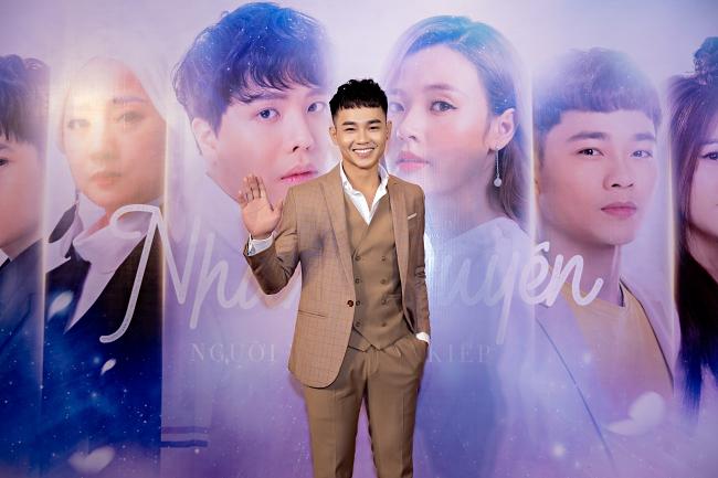 Trịnh Thăng Bình bối rối khi bị bắt cầu hôn Midu tại sự kiện-9