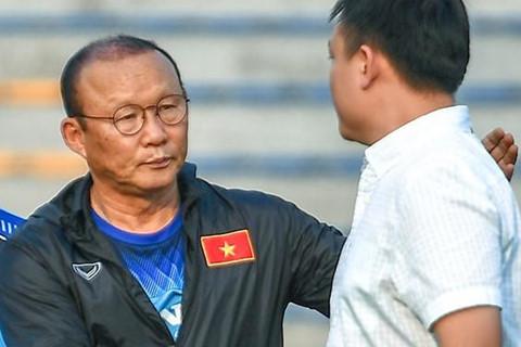 Văn Toàn, HLV Park nhuộm tóc, fan trêu tóc thầy xanh, tóc con đã bạc-1