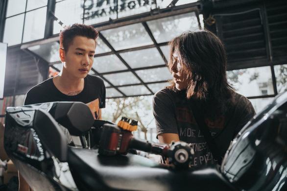 Là bạn không thể yêu của Lou Hoàng: Tình tay ba cũ kỹ-3